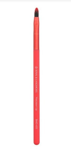 Кисть косметическая для покраски губ Moda Precision Lip BMD655