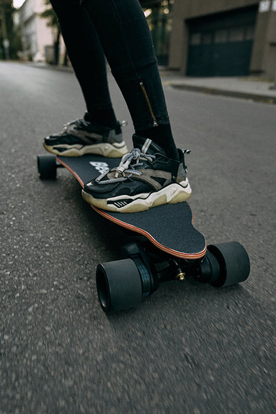 Elektrinė riedlentė Beaster BSSK11, 12 Ah, kanadietiško klevo lenta