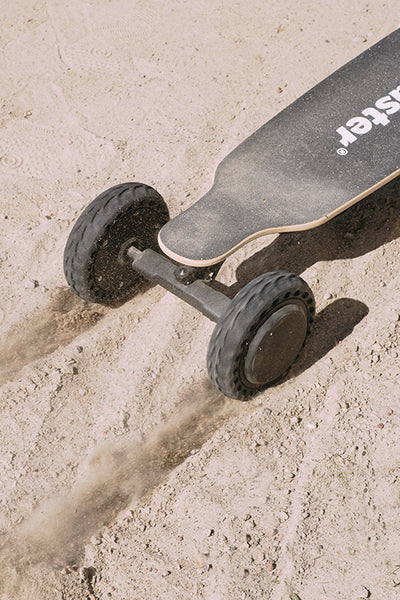 Elektrinė riedlentė Beaster BSSK12, 7,5 Ah, kanadietiško klevo lenta