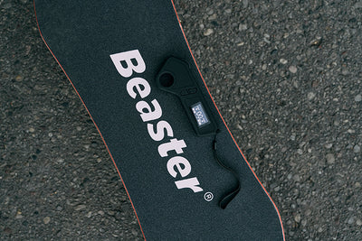 Elektrinė riedlentė Beaster BSSK11, 12 Ah, kanadietiško klevo lenta