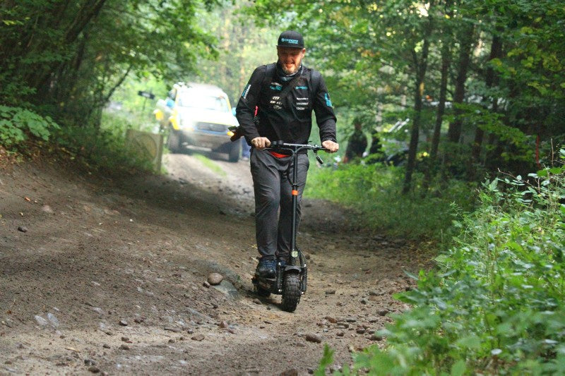 Elektrinis paspirtukas Beaster Scooter BS48, 3200 W, 60 V 26 Ah, hidrauliniai stabdžiai, skirtas bekelei