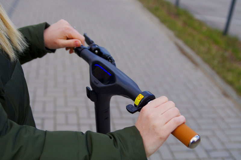 Elektrinis paspirtukas Beaster Scooter BS05W 350 W, 36 V, 8 Ah, baltas