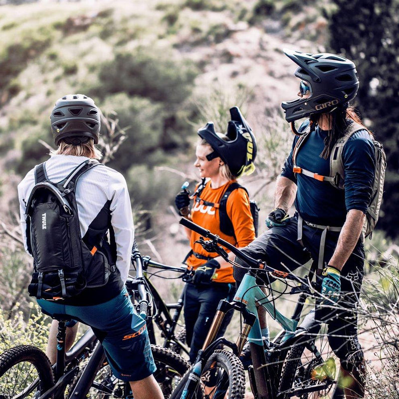 Thule 3799 Rail Pro Hydration Pack 12L Obsidian