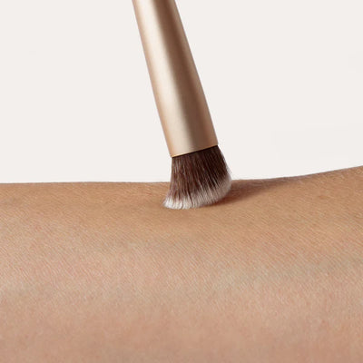 Jane Iredale skystų priemonių aplikavimo šepetėlis Concealer Brush