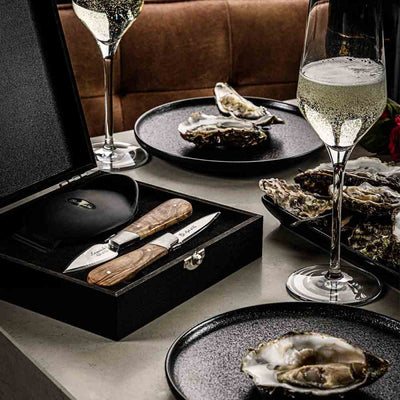 Austrių gliaudymo rinkinys Forged Oyster set Olive wood