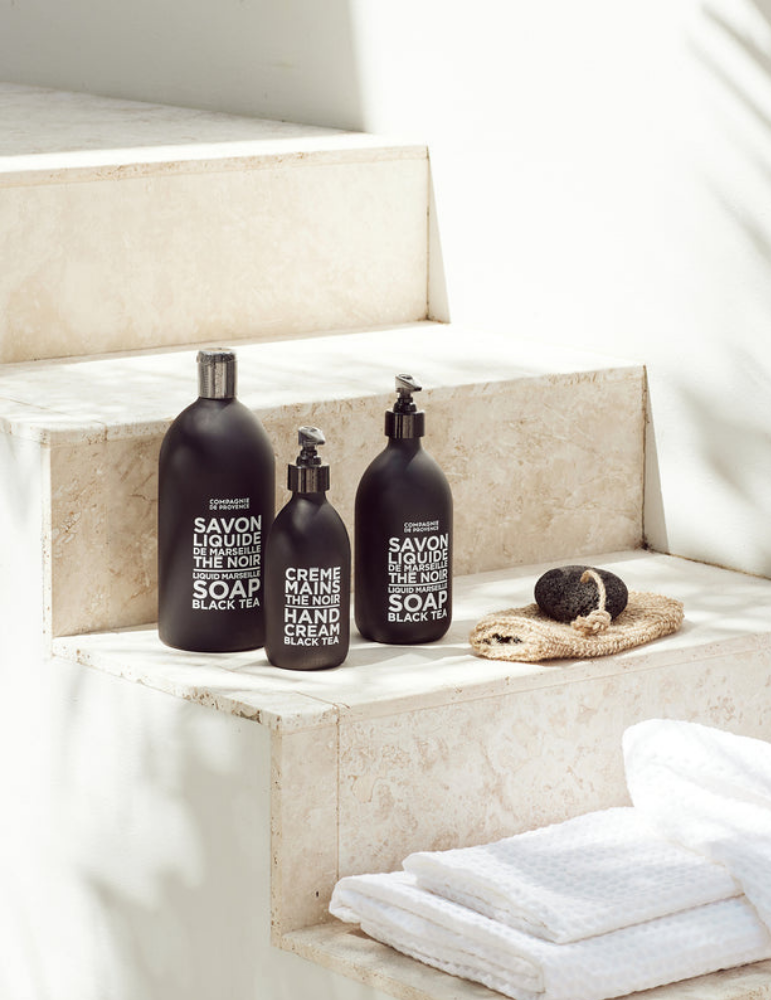 CDP rankų kremas „Black Tea“ 300 ml.