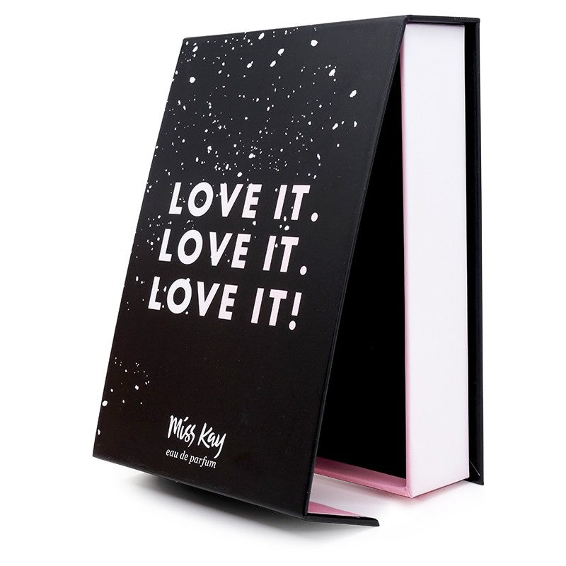 Dėžutė Miss Kay Love It Kit MISSKIT, skirta sudėti tris norimus Miss Kay parfumuoto vandens buteliukus