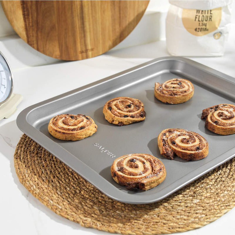Salter BW13667 Essentials 41cm Baking Tray