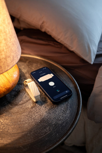 Homedics SS-WB100CE-WW, WakeBand, Your Silent Alarm, Cream