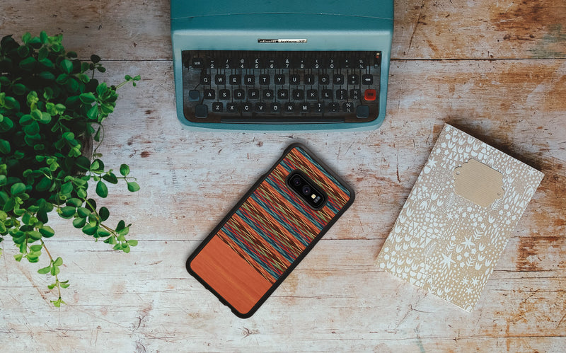 MAN&amp;WOOD Чехол для смартфона Galaxy S10e коричнево-клеточный черный