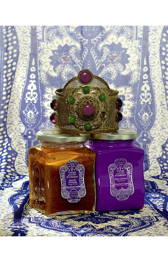 La Sultane de Saba Cukraus šveitiklis Udaipur - Muskusas, smilkalai, vanilė 300g +dovana CHI Silk Infusion Šilkas plaukams