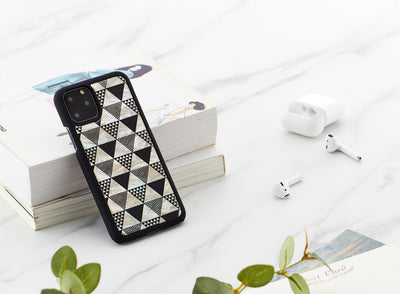 iKins SmartPhone case iPhone 11 Pro pyramid black