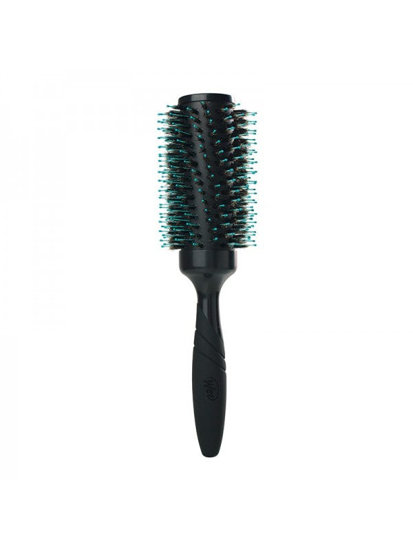 WETBRUSH PRO ROUND BRUSH SMOOTH &amp; SHINE round drying brush gives thick hair smoothness and shine + a gift of luxurious home fragrance with sticks