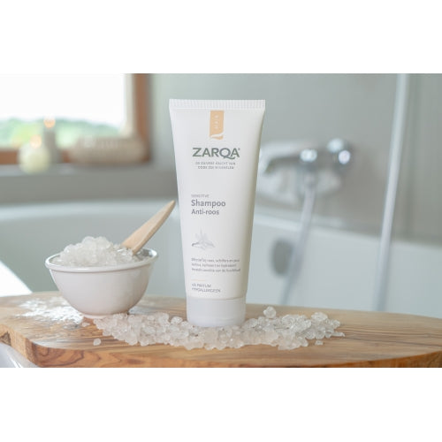 Шампунь против перхоти Zarqa Sensitive 200 мл + косметический продукт Previa в подарок 